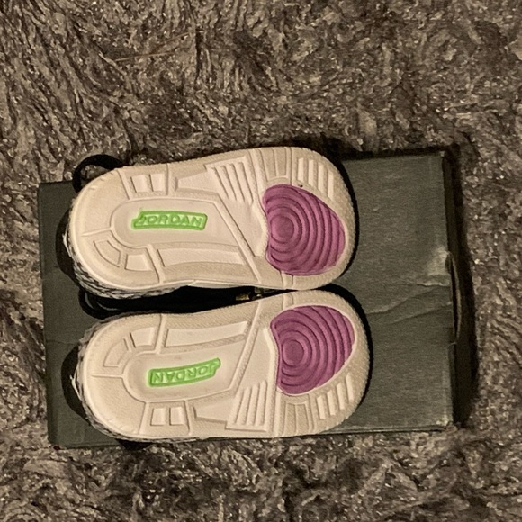 Baby Jordan's - Picture 3 of 3